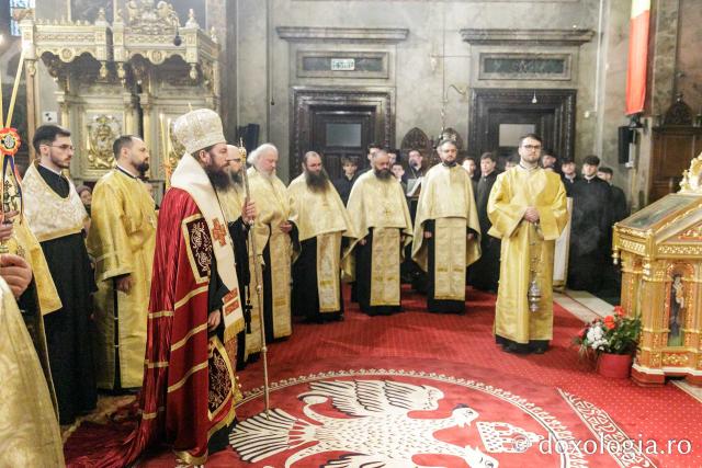 Priveghere la praznicul Întâmpinării Domnului, la Catedrala Mitropolitană din Iași 2025 / Foto: pr. Silviu Cluci Priveghere la praznicul Întâmpinării Domnului, la Catedrala Mitropolitană din Iași 2025