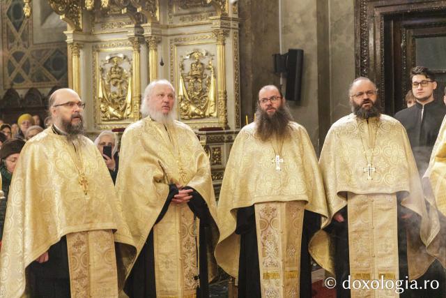 Priveghere la praznicul Întâmpinării Domnului, la Catedrala Mitropolitană din Iași 2025 / Foto: pr. Silviu Cluci Priveghere la praznicul Întâmpinării Domnului, la Catedrala Mitropolitană din Iași 2025