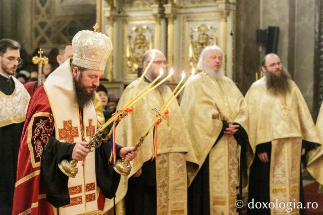Priveghere la praznicul Întâmpinării Domnului, la Catedrala Mitropolitană din Iași 2025 / Foto: pr. Silviu Cluci Priveghere la praznicul Întâmpinării Domnului, la Catedrala Mitropolitană din Iași 2025