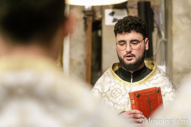 Priveghere la praznicul Întâmpinării Domnului, la Catedrala Mitropolitană din Iași 2025 / Foto: pr. Silviu Cluci Priveghere la praznicul Întâmpinării Domnului, la Catedrala Mitropolitană din Iași 2025