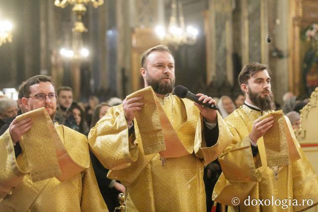 Priveghere la praznicul Întâmpinării Domnului, la Catedrala Mitropolitană din Iași 2025 / Foto: pr. Silviu Cluci Priveghere la praznicul Întâmpinării Domnului, la Catedrala Mitropolitană din Iași 2025