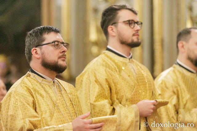 Priveghere la praznicul Întâmpinării Domnului, la Catedrala Mitropolitană din Iași 2025 / Foto: pr. Silviu Cluci Priveghere la praznicul Întâmpinării Domnului, la Catedrala Mitropolitană din Iași 2025