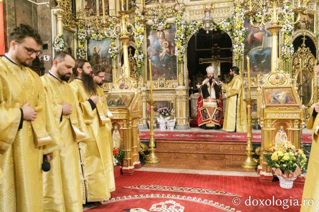 Priveghere la praznicul Întâmpinării Domnului, la Catedrala Mitropolitană din Iași 2025 / Foto: pr. Silviu Cluci Priveghere la praznicul Întâmpinării Domnului, la Catedrala Mitropolitană din Iași 2025