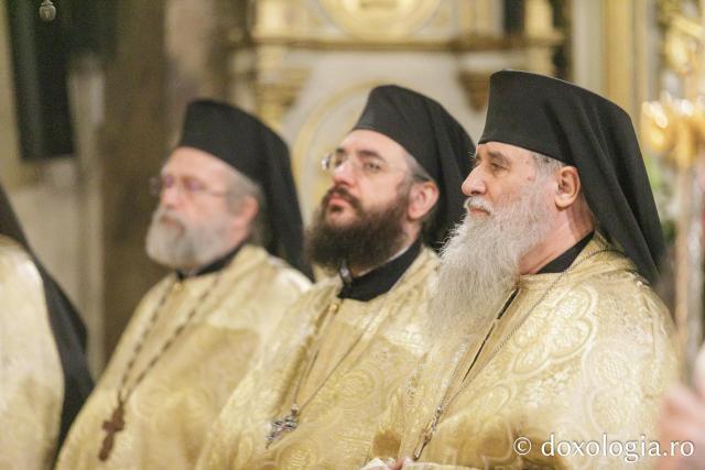 Priveghere la praznicul Întâmpinării Domnului, la Catedrala Mitropolitană din Iași 2025 / Foto: pr. Silviu Cluci Priveghere la praznicul Întâmpinării Domnului, la Catedrala Mitropolitană din Iași 2025