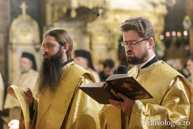 Priveghere la praznicul Întâmpinării Domnului, la Catedrala Mitropolitană din Iași 2025 / Foto: pr. Silviu Cluci Priveghere la praznicul Întâmpinării Domnului, la Catedrala Mitropolitană din Iași 2025