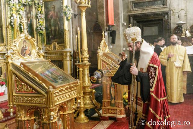 Priveghere la praznicul Întâmpinării Domnului, la Catedrala Mitropolitană din Iași 2025 / Foto: pr. Silviu Cluci Priveghere la praznicul Întâmpinării Domnului, la Catedrala Mitropolitană din Iași 2025