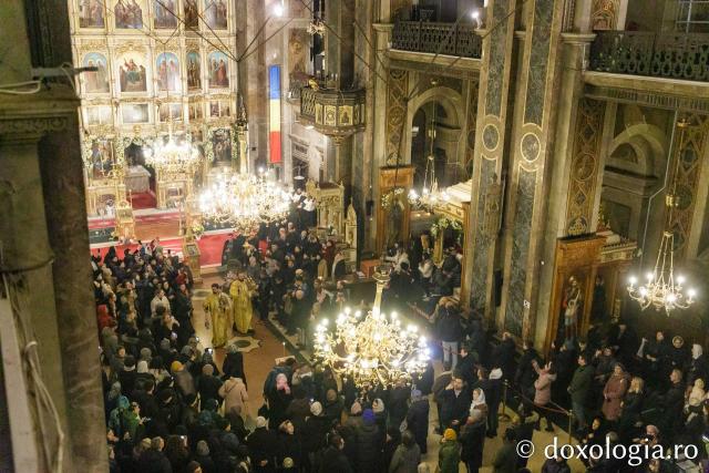 Priveghere la praznicul Întâmpinării Domnului, la Catedrala Mitropolitană din Iași 2025