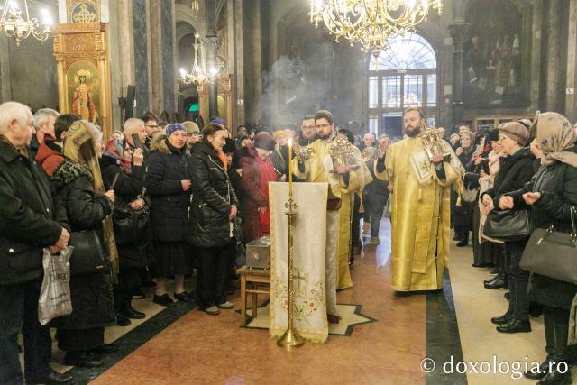 Priveghere la praznicul Întâmpinării Domnului, la Catedrala Mitropolitană din Iași 2025