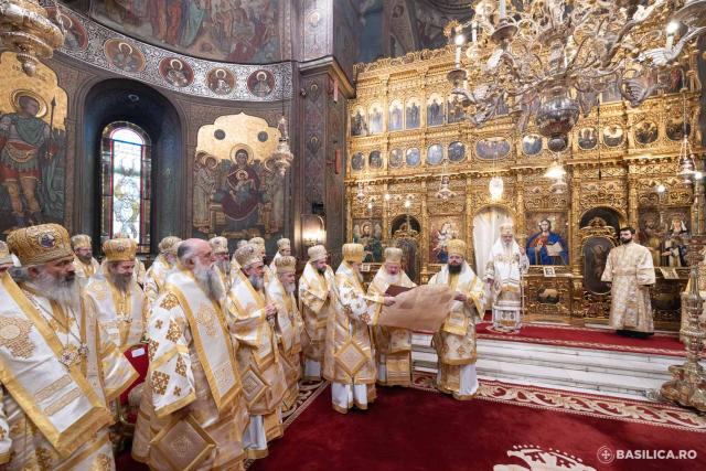 Centenarul Patriarhiei Române și Proclamarea celor 16 sfinți români / Foto credit: Basilica.ro / Raluca-Emanuela Ene Centenarul Patriarhiei Române și Proclamarea celor 16 sfinți români