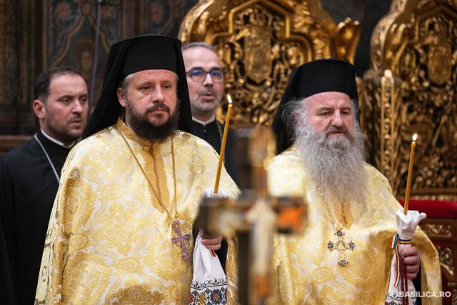 Cei 16 sfinții români canonizați, pomeniți pentru ultima oară în cadrul slujbei parastasului / Cei 16 sfinții români canonizați, pomeniți pentru ultima oară în cadrul slujbei parastasului / Foto: Basilica.ro - Raluca-Emanuela Ene Cei 16 sfinții români canonizați, pomeniți pentru ultima oară în cadrul slujbei parastasului