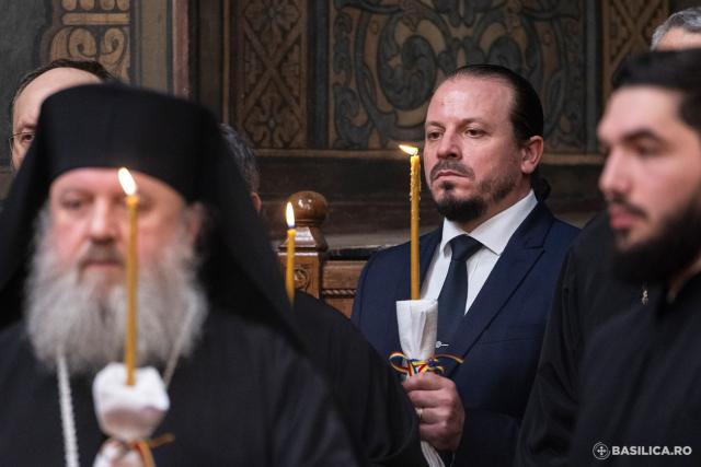 Cei 16 sfinții români canonizați, pomeniți pentru ultima oară în cadrul slujbei parastasului / Cei 16 sfinții români canonizați, pomeniți pentru ultima oară în cadrul slujbei parastasului / Foto: Basilica.ro - Raluca-Emanuela Ene Cei 16 sfinții români canonizați, pomeniți pentru ultima oară în cadrul slujbei parastasului
