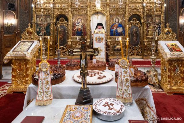 Cei 16 sfinții români canonizați, pomeniți pentru ultima oară în cadrul slujbei parastasului / Cei 16 sfinții români canonizați, pomeniți pentru ultima oară în cadrul slujbei parastasului / Foto: Basilica.ro - Raluca-Emanuela Ene Cei 16 sfinții români canonizați, pomeniți pentru ultima oară în cadrul slujbei parastasului