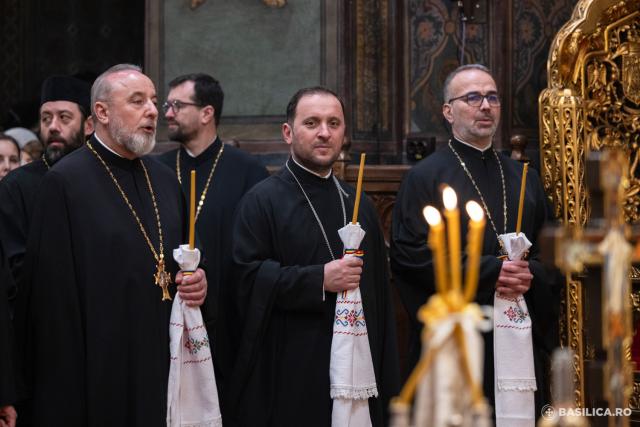 Cei 16 sfinții români canonizați, pomeniți pentru ultima oară în cadrul slujbei parastasului