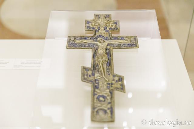 Expoziția „Crucii Tale ne închinăm, Stăpâne, și sfântă Învierea Ta o lăudăm și o slăvim” / Foto: pr. Silviu Cluci Expoziția „Crucii Tale ne închinăm, Stăpâne, și sfântă Învierea Ta o lăudăm și o slăvim”