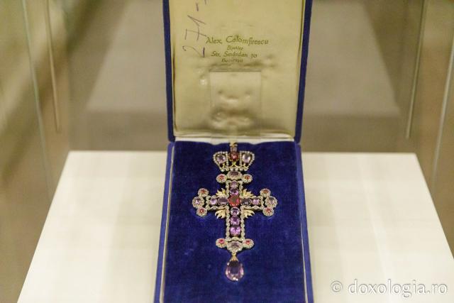Expoziția „Crucii Tale ne închinăm, Stăpâne, și sfântă Învierea Ta o lăudăm și o slăvim” / Foto: pr. Silviu Cluci Expoziția „Crucii Tale ne închinăm, Stăpâne, și sfântă Învierea Ta o lăudăm și o slăvim”