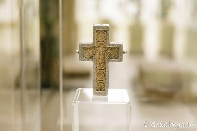 Expoziția „Crucii Tale ne închinăm, Stăpâne, și sfântă Învierea Ta o lăudăm și o slăvim” / Foto: pr. Silviu Cluci Expoziția „Crucii Tale ne închinăm, Stăpâne, și sfântă Învierea Ta o lăudăm și o slăvim”