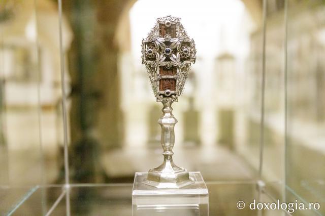 Expoziția „Crucii Tale ne închinăm, Stăpâne, și sfântă Învierea Ta o lăudăm și o slăvim” / Foto: pr. Silviu Cluci Expoziția „Crucii Tale ne închinăm, Stăpâne, și sfântă Învierea Ta o lăudăm și o slăvim”