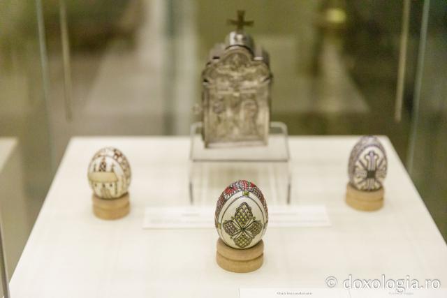 Expoziția „Crucii Tale ne închinăm, Stăpâne, și sfântă Învierea Ta o lăudăm și o slăvim” / Foto: pr. Silviu Cluci Expoziția „Crucii Tale ne închinăm, Stăpâne, și sfântă Învierea Ta o lăudăm și o slăvim”