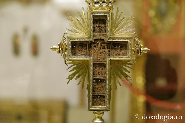 Expoziția „Crucii Tale ne închinăm, Stăpâne, și sfântă Învierea Ta o lăudăm și o slăvim” / Foto: pr. Silviu Cluci Expoziția „Crucii Tale ne închinăm, Stăpâne, și sfântă Învierea Ta o lăudăm și o slăvim”