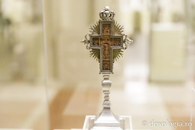 Expoziția „Crucii Tale ne închinăm, Stăpâne, și sfântă Învierea Ta o lăudăm și o slăvim” / Foto: pr. Silviu Cluci Expoziția „Crucii Tale ne închinăm, Stăpâne, și sfântă Învierea Ta o lăudăm și o slăvim”
