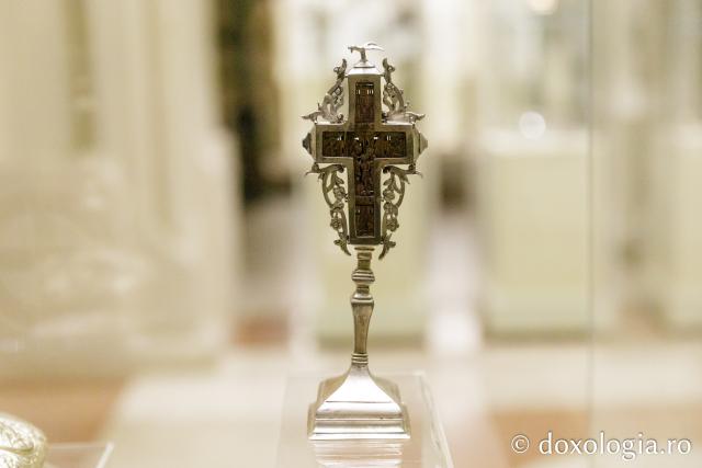 Expoziția „Crucii Tale ne închinăm, Stăpâne, și sfântă Învierea Ta o lăudăm și o slăvim” / Foto: pr. Silviu Cluci Expoziția „Crucii Tale ne închinăm, Stăpâne, și sfântă Învierea Ta o lăudăm și o slăvim”