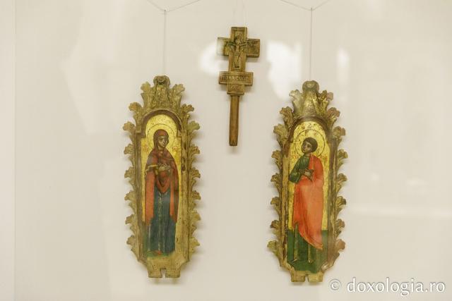 Expoziția „Crucii Tale ne închinăm, Stăpâne, și sfântă Învierea Ta o lăudăm și o slăvim” / Foto: pr. Silviu Cluci Expoziția „Crucii Tale ne închinăm, Stăpâne, și sfântă Învierea Ta o lăudăm și o slăvim”