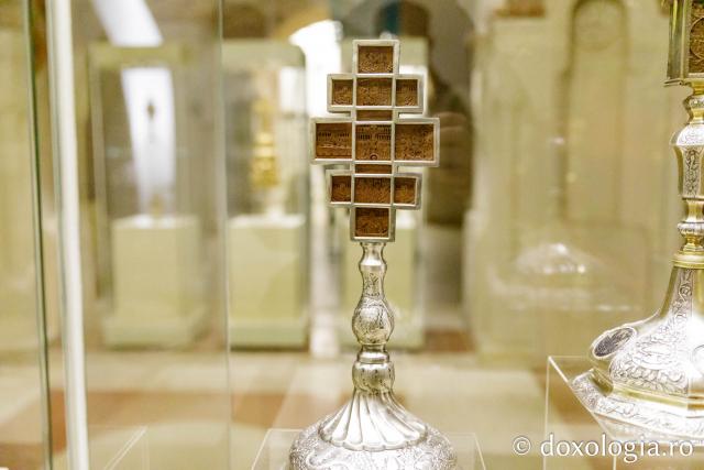 Expoziția „Crucii Tale ne închinăm, Stăpâne, și sfântă Învierea Ta o lăudăm și o slăvim” / Foto: pr. Silviu Cluci Expoziția „Crucii Tale ne închinăm, Stăpâne, și sfântă Învierea Ta o lăudăm și o slăvim”