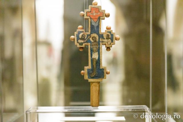 Expoziția „Crucii Tale ne închinăm, Stăpâne, și sfântă Învierea Ta o lăudăm și o slăvim” / Foto: pr. Silviu Cluci Expoziția „Crucii Tale ne închinăm, Stăpâne, și sfântă Învierea Ta o lăudăm și o slăvim”