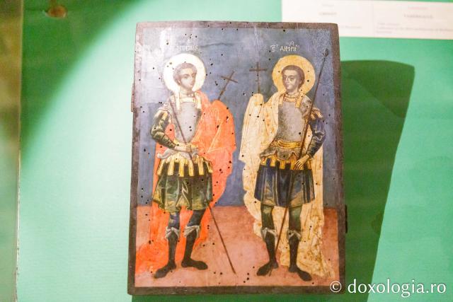 Expoziția „Crucii Tale ne închinăm, Stăpâne, și sfântă Învierea Ta o lăudăm și o slăvim” / Foto: pr. Silviu Cluci Expoziția „Crucii Tale ne închinăm, Stăpâne, și sfântă Învierea Ta o lăudăm și o slăvim”