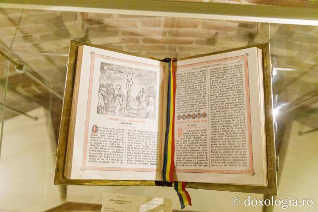 Expoziția „Crucii Tale ne închinăm, Stăpâne, și sfântă Învierea Ta o lăudăm și o slăvim” / Foto: pr. Silviu Cluci Expoziția „Crucii Tale ne închinăm, Stăpâne, și sfântă Învierea Ta o lăudăm și o slăvim”
