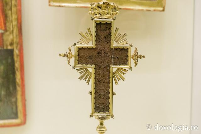 Expoziția „Crucii Tale ne închinăm, Stăpâne, și sfântă Învierea Ta o lăudăm și o slăvim” / Foto: pr. Silviu Cluci Expoziția „Crucii Tale ne închinăm, Stăpâne, și sfântă Învierea Ta o lăudăm și o slăvim”
