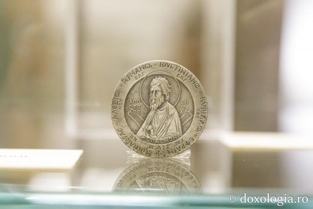 Expoziția „Crucii Tale ne închinăm, Stăpâne, și sfântă Învierea Ta o lăudăm și o slăvim” / Foto: pr. Silviu Cluci Expoziția „Crucii Tale ne închinăm, Stăpâne, și sfântă Învierea Ta o lăudăm și o slăvim”