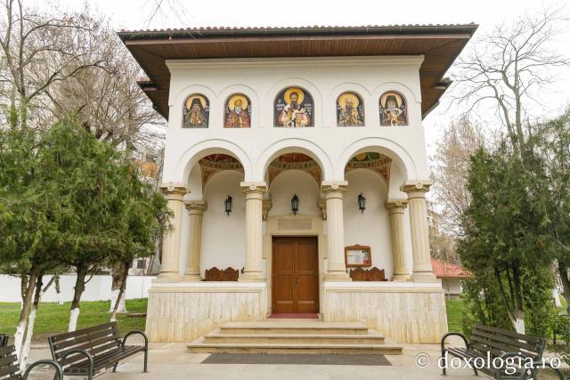 Prăznuirea Sfântului Grigorie Palama la Biserica din campusul Universității Politehnica București / Foto: pr. Silviu Cluci Prăznuirea Sfântului Grigorie Palama la Biserica din campusul Universității Politehnica București
