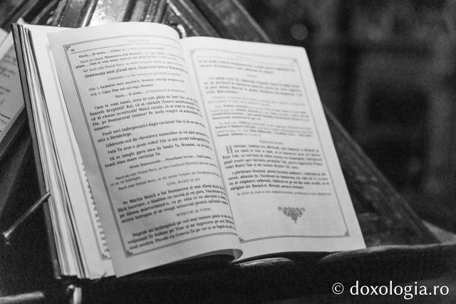 Prima Liturghie a Darurilor înainte sfințite din acest post, la Catedrala Mitropolitană din Iași / Foto: pr. Silviu Cluci Prima Liturghie a Darurilor înainte sfințite din acest post, la Catedrala Mitropolitană din Iași