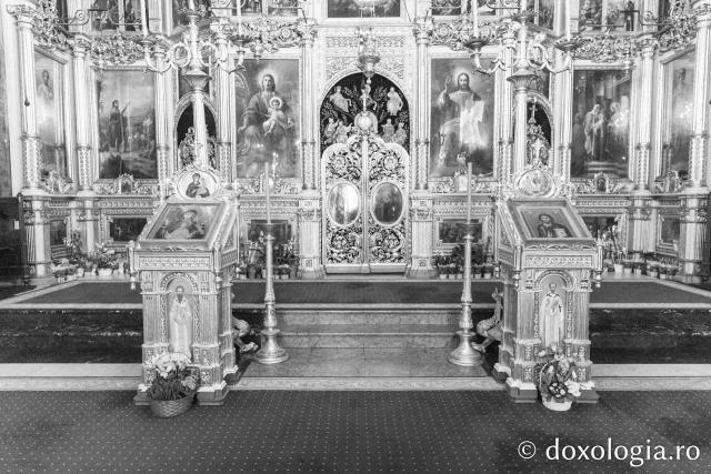 Prima Liturghie a Darurilor înainte sfințite din acest post, la Catedrala Mitropolitană din Iași / Foto: pr. Silviu Cluci Prima Liturghie a Darurilor înainte sfințite din acest post, la Catedrala Mitropolitană din Iași