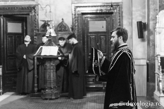 Prima Liturghie a Darurilor înainte sfințite din acest post, la Catedrala Mitropolitană din Iași / Foto: pr. Silviu Cluci Prima Liturghie a Darurilor înainte sfințite din acest post, la Catedrala Mitropolitană din Iași