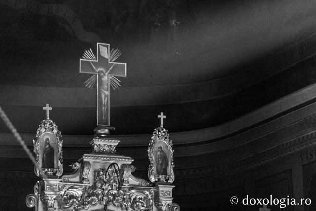 Prima Liturghie a Darurilor înainte sfințite din acest post, la Catedrala Mitropolitană din Iași / Foto: pr. Silviu Cluci Prima Liturghie a Darurilor înainte sfințite din acest post, la Catedrala Mitropolitană din Iași