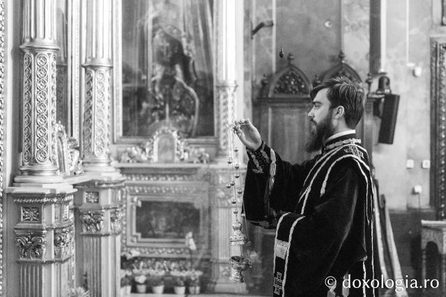 Prima Liturghie a Darurilor înainte sfințite din acest post, la Catedrala Mitropolitană din Iași / Foto: pr. Silviu Cluci Prima Liturghie a Darurilor înainte sfințite din acest post, la Catedrala Mitropolitană din Iași
