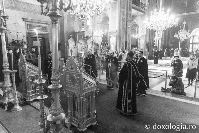 Prima Liturghie a Darurilor înainte sfințite din acest post, la Catedrala Mitropolitană din Iași / Foto: pr. Silviu Cluci Prima Liturghie a Darurilor înainte sfințite din acest post, la Catedrala Mitropolitană din Iași