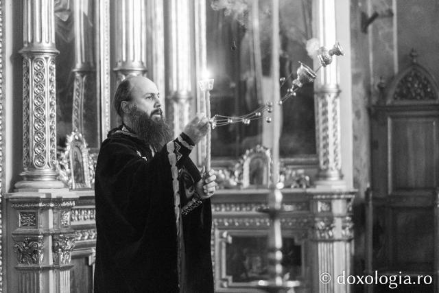 Prima Liturghie a Darurilor înainte sfințite din acest post, la Catedrala Mitropolitană din Iași / Foto: pr. Silviu Cluci Prima Liturghie a Darurilor înainte sfințite din acest post, la Catedrala Mitropolitană din Iași