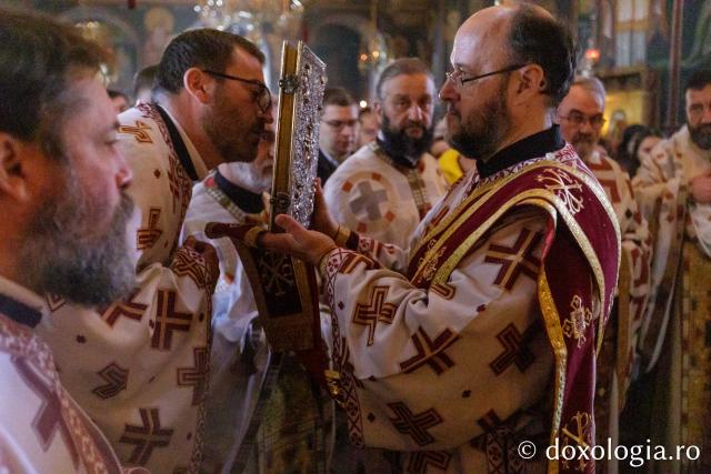 Sfânta Liturghie la hramul bisericii „Sfântul Grigorie Palama” din București / Foto: pr. Silviu Cluci Sfânta Liturghie la hramul bisericii „Sfântul Grigorie Palama” din București