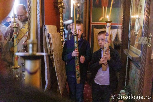 Sfânta Liturghie la hramul bisericii „Sfântul Grigorie Palama” din București / Foto: pr. Silviu Cluci Sfânta Liturghie la hramul bisericii „Sfântul Grigorie Palama” din București