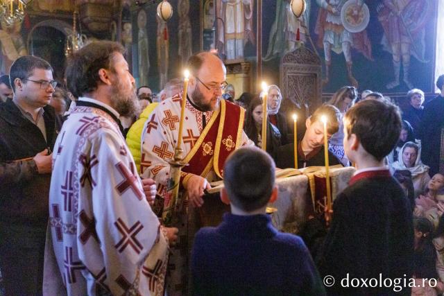 Sfânta Liturghie la hramul bisericii „Sfântul Grigorie Palama” din București / Foto: pr. Silviu Cluci Sfânta Liturghie la hramul bisericii „Sfântul Grigorie Palama” din București