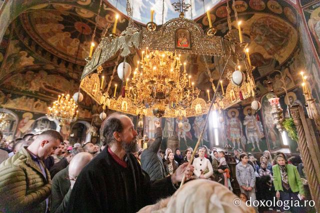 Sfânta Liturghie la hramul bisericii „Sfântul Grigorie Palama” din București / Foto: pr. Silviu Cluci Sfânta Liturghie la hramul bisericii „Sfântul Grigorie Palama” din București