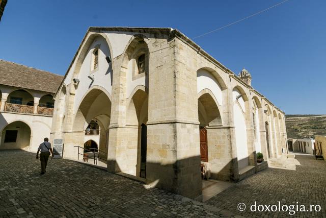 Mănăstirea „Sfânta Cruce” din Omodos, Cipru