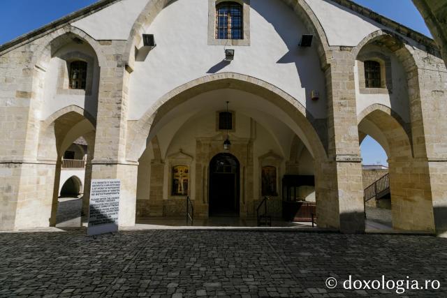 Mănăstirea „Sfânta Cruce” din Omodos, Cipru