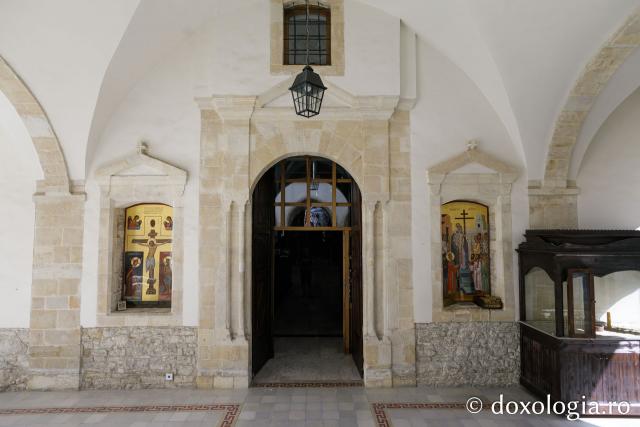 Mănăstirea „Sfânta Cruce” din Omodos, Cipru