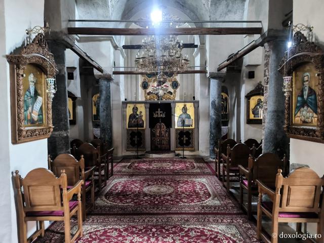 (Foto) Biserica „Sfântul Apostol Andrei” din Peristera – monumentul bizantin ce adăpostește moaștele Sfântului Eftimie cel Nou / Foto: Pr. Marin Osoianu (Foto) Biserica „Sfântul Apostol Andrei” din Peristera – monumentul bizantin ce adăpostește moaștele Sfântului Eftimie cel Nou