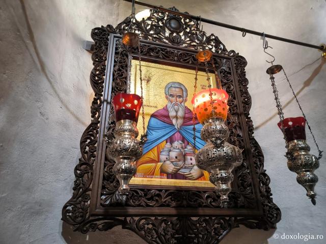 (Foto) Biserica „Sfântul Apostol Andrei” din Peristera – monumentul bizantin ce adăpostește moaștele Sfântului Eftimie cel Nou