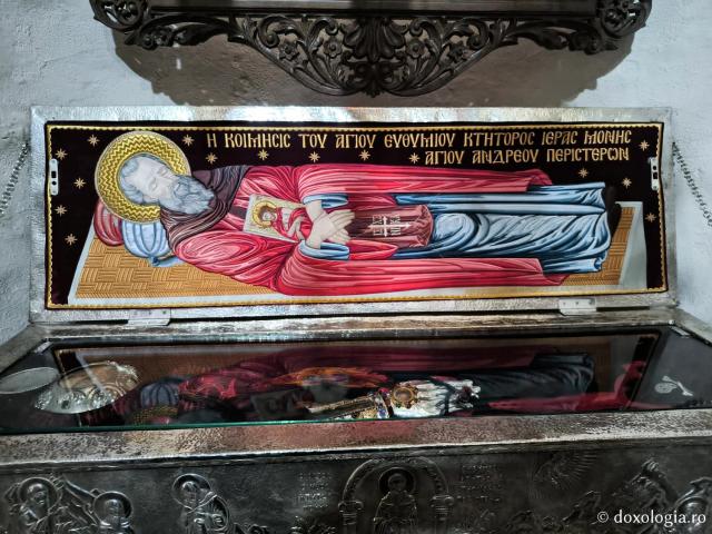 (Foto) Biserica „Sfântul Apostol Andrei” din Peristera – monumentul bizantin ce adăpostește moaștele Sfântului Eftimie cel Nou